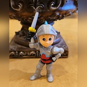 Paw Patrol Rescue Knights Castle Ryder‎ Arm is Stationary Toy Figure